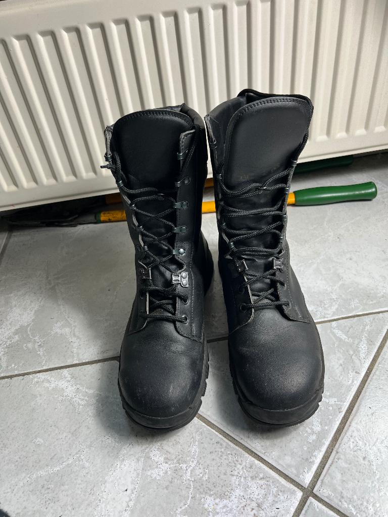Licht gedragen paar Neskrid Model 18 Combat Boots maat 45S, Verzenden, Gebruikt, Schoenen