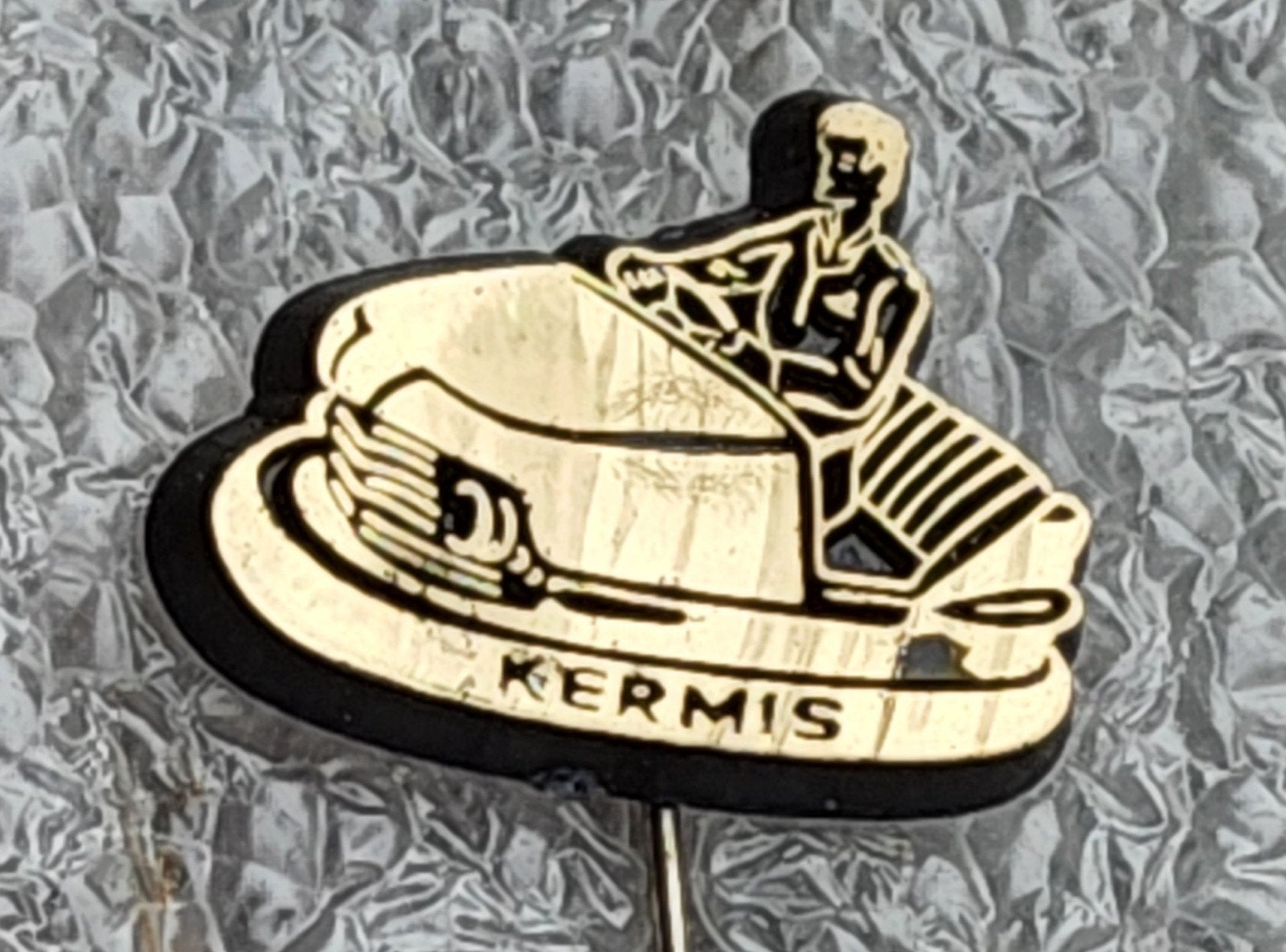Vintage Speldje Kermis, Verzamelen, Ophalen of Verzenden, Gebruikt, Overige onderwerpen, Speldje of Pin