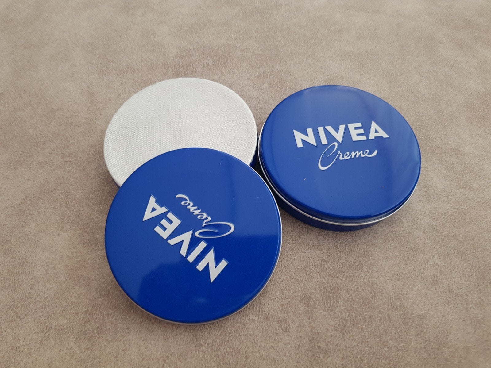 2 blikken nivea, Ophalen of Verzenden, Nieuw, Bodylotion, Crème of Olie