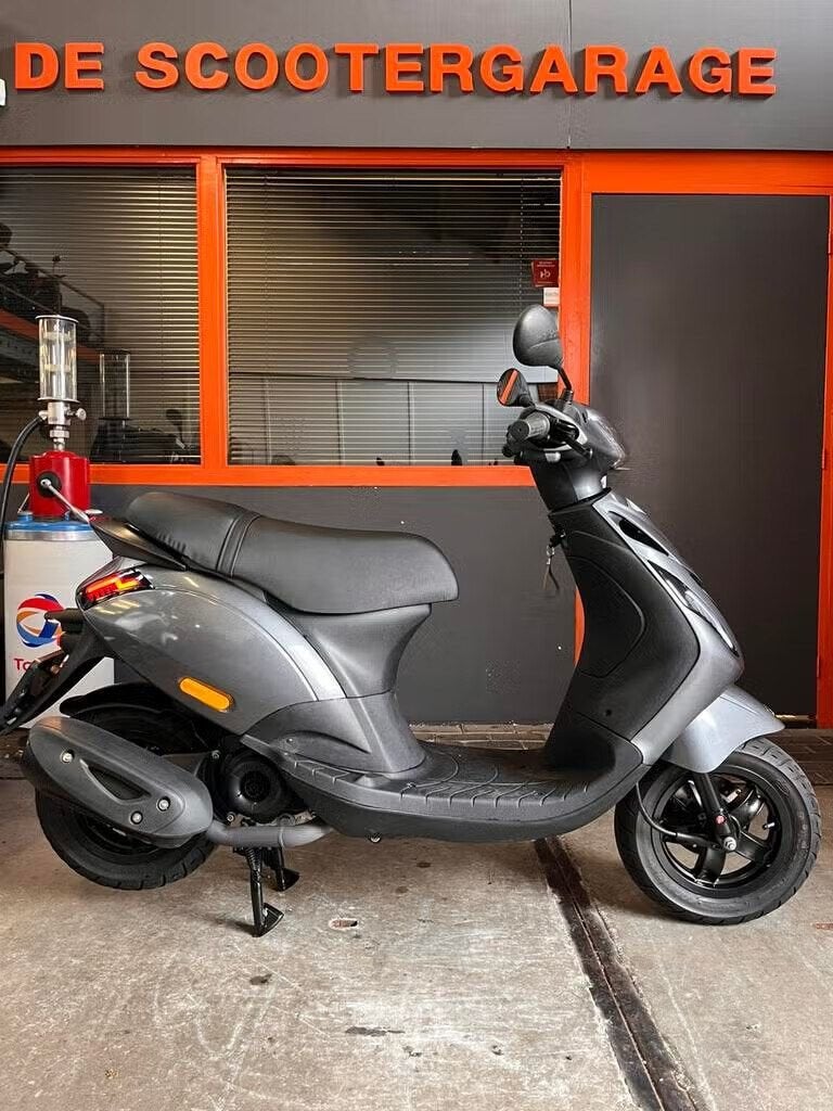 Piaggio zip brom 45km 2024, Fietsen en Brommers, Ophalen, Piaggio, Piaggio, Maximaal 45 km/u