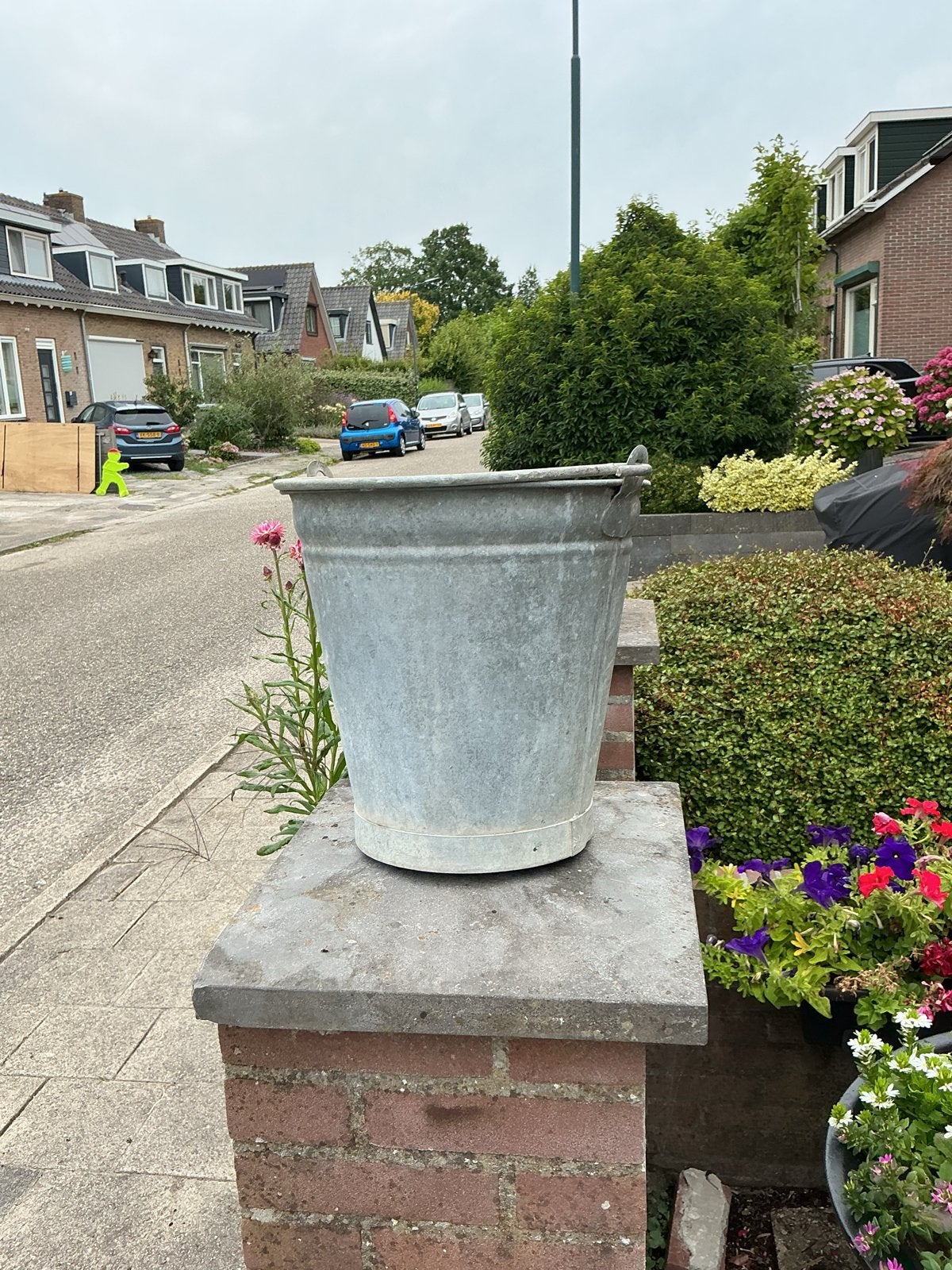 Oude Zinken Emmer - Decoratief en Robuust, Ophalen, Gebruikt, Zink, Met handgreep