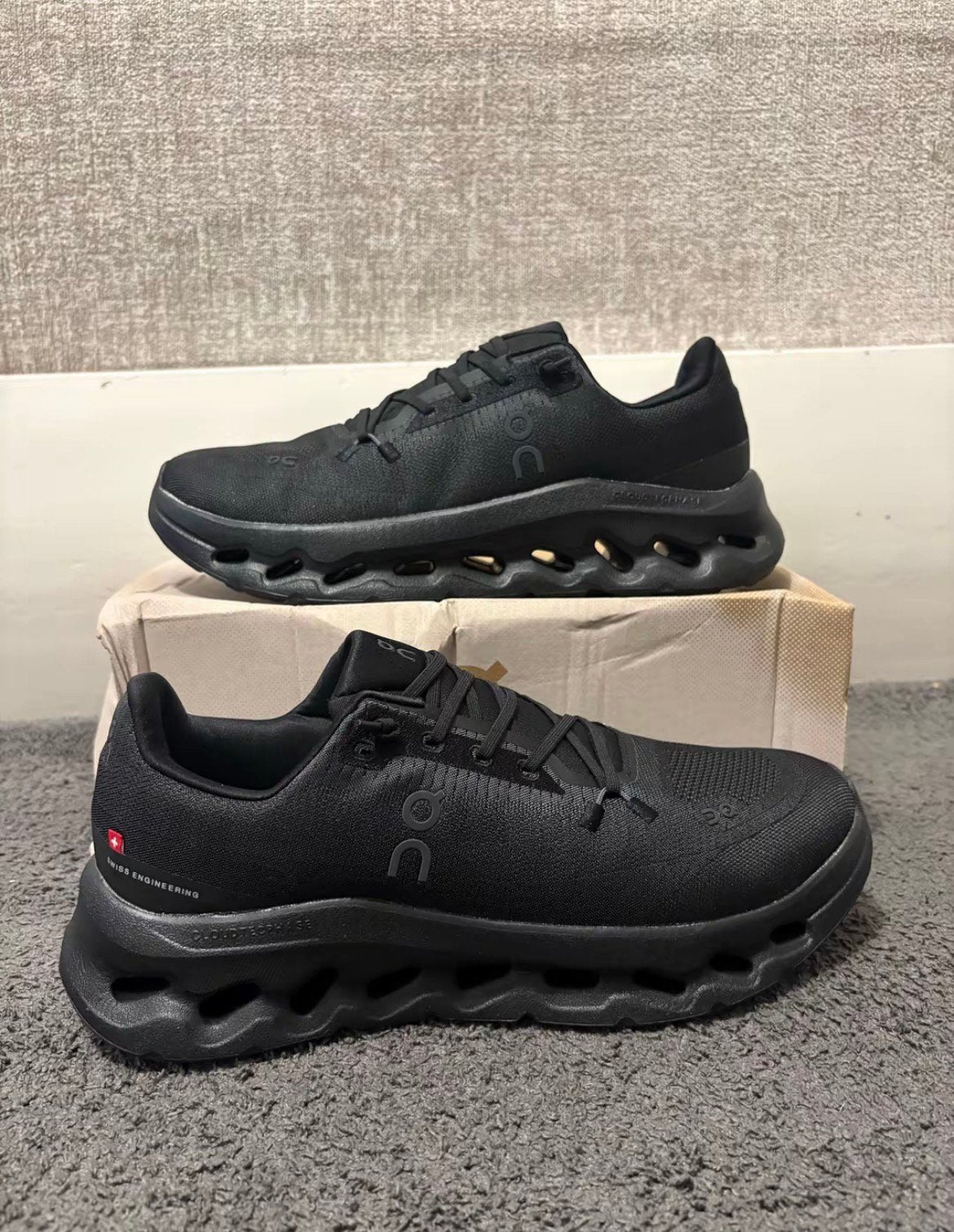 On schoenen, Verzenden, Zo goed als nieuw, Zwart