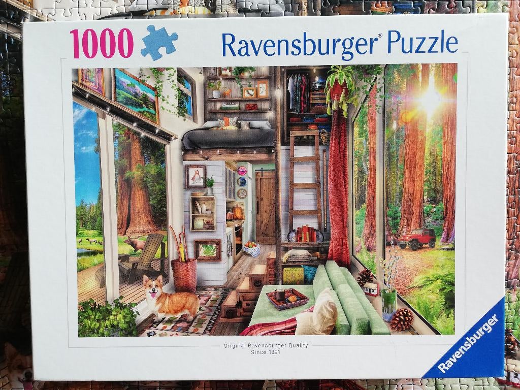 Puzzel 1000 stukjes: Redwood Forest Tiny House, Hobby en Vrije tijd, Ophalen of Verzenden, 500 t/m 1500 stukjes, Gebruikt, Legpuzzel