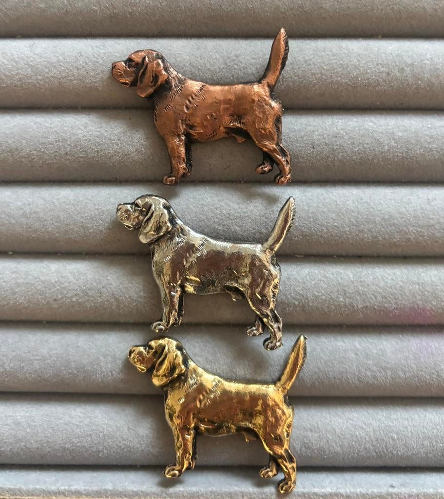 Honden speldjes Beagle, Ophalen of Verzenden, Zo goed als nieuw, Zilver, Overige materialen