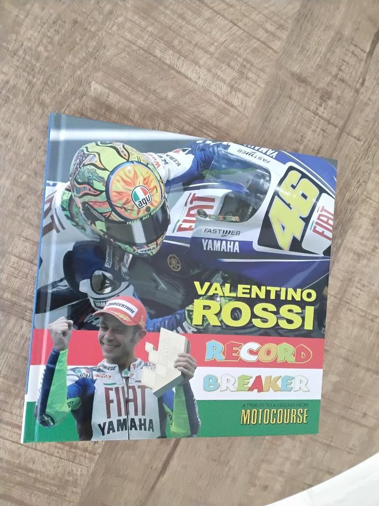 Valentino Rossi boek motocourse, Ophalen of Verzenden, Nieuw, Motoren