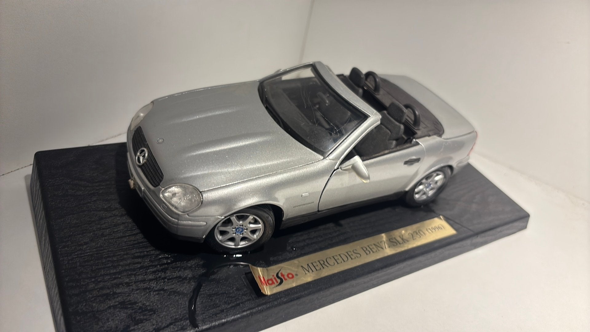 Mercedes benz slk 230 1996 maisto 1.18, Maisto, Ophalen of Verzenden, A, A