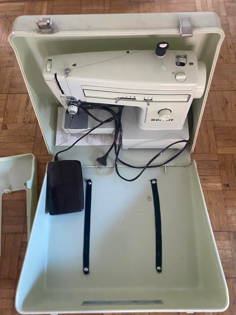 Ouderwetse naaimachine, Ophalen