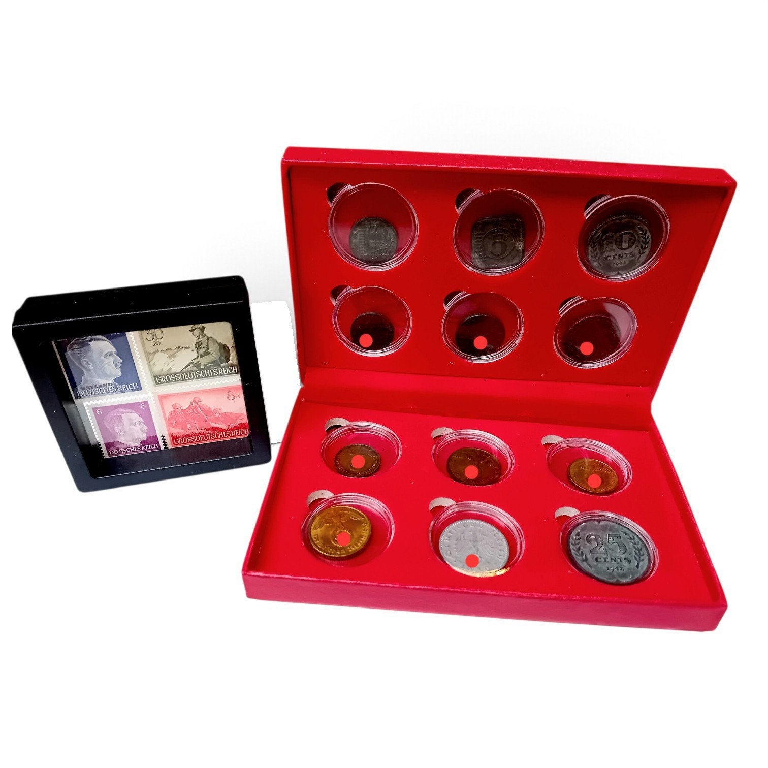 WW2 Oorlogsgeld box Bezettingsmunten zegels Reichspfennig NL, Ophalen of Verzenden, Landmacht, Nederland, Hulzen of Bodemvondsten