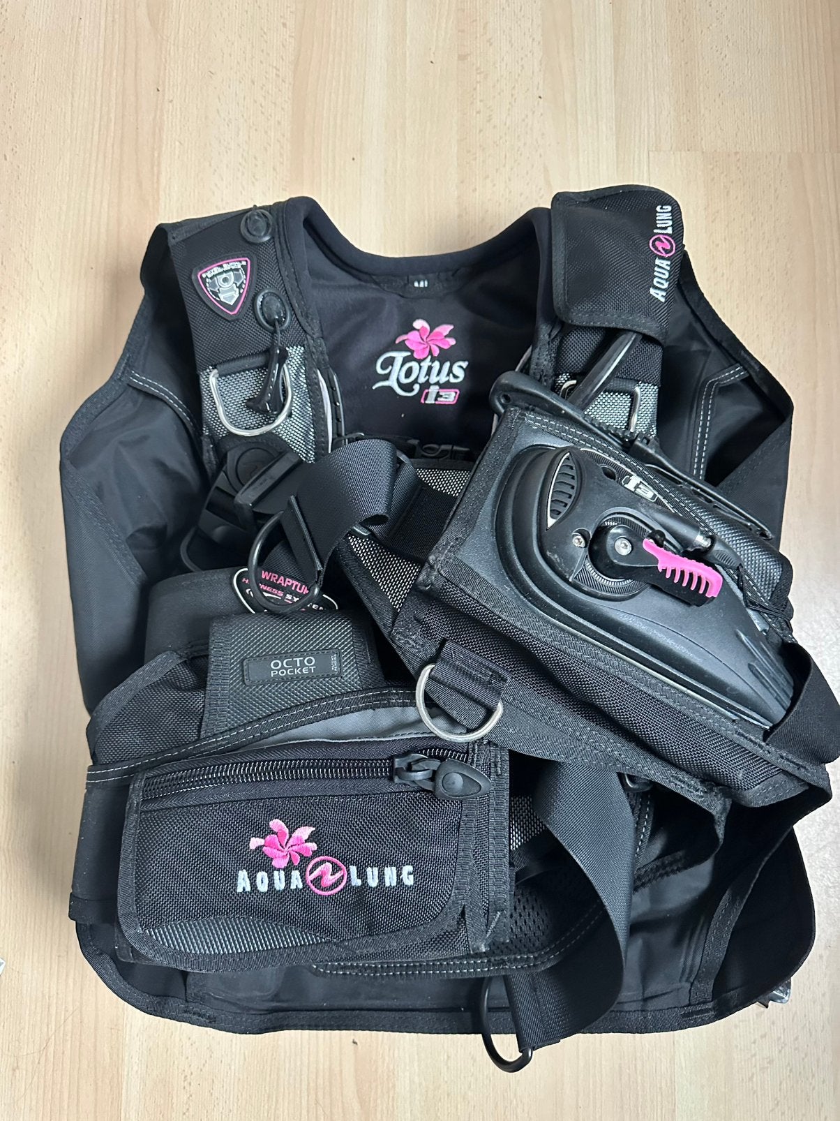 Aqualung Lotus i3 damesvest maat M/L, Ophalen, Zo goed als nieuw, Trimvest of Wing