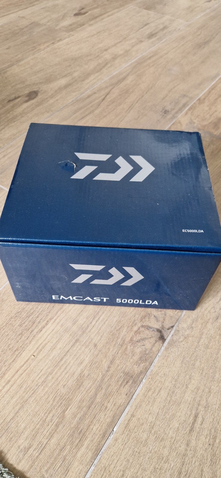 Daiwa Emcast 5000LDA Big Pit Vismolen - Nieuw in doos, Ophalen of Verzenden