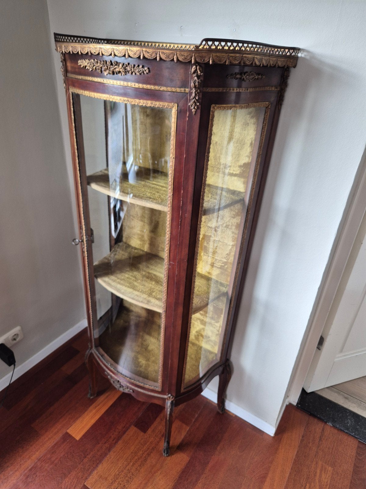 Antieke Louis XV Vitrinekast - Mahoniehout, ca. 1900, Antiek en Kunst, Antiek | Meubels | Kasten, Ophalen