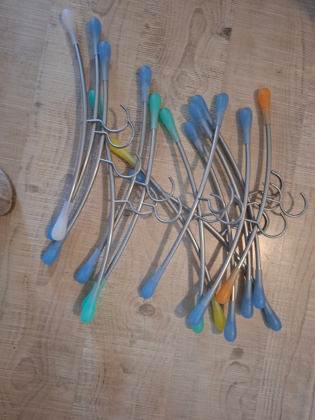 Set van 15 metalen kapstokhaken met gekleurde tips, Gebruikt, Wandhaken, Ophalen of Verzenden, Minder dan 100 cm