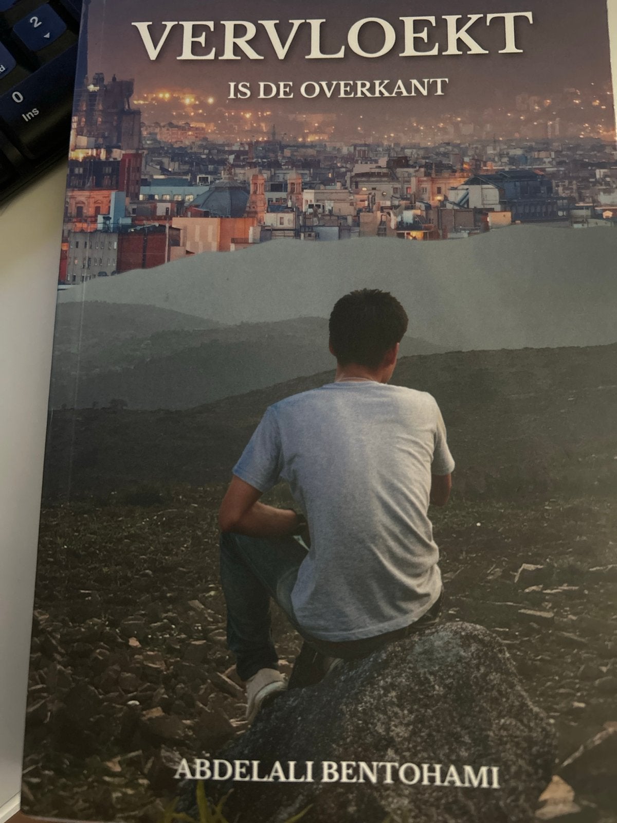 Vervloekt is de overkant - Abdelali Bentohami, Boeken, Ophalen, Gelezen, Nederland