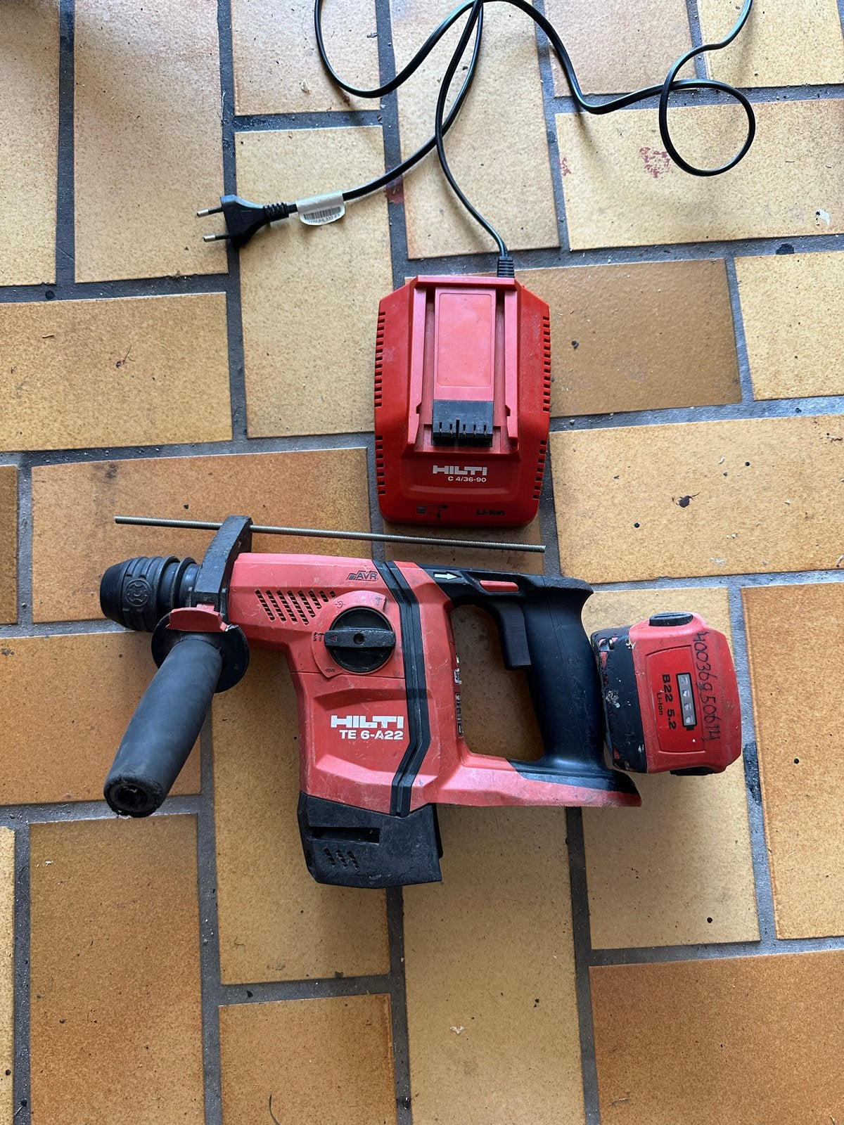 Hilti TE 6-A22 Accu Boorhamer met Oplader en Accu, Ophalen, Boor- en/of Breekhamer, Klopboormechanisme, Gebruikt