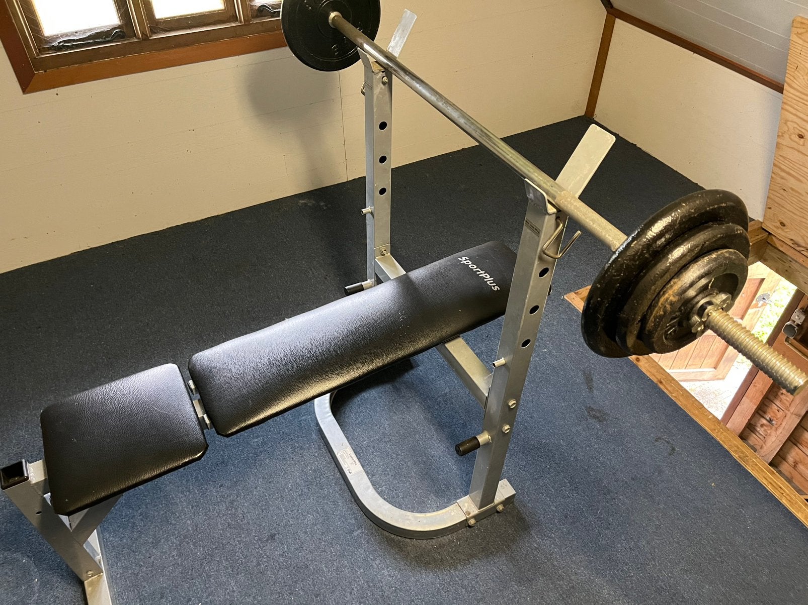 Bankdruk stel met stang en gewichten, Sport en Fitness, Ophalen, Zo goed als nieuw, Fitnessbank