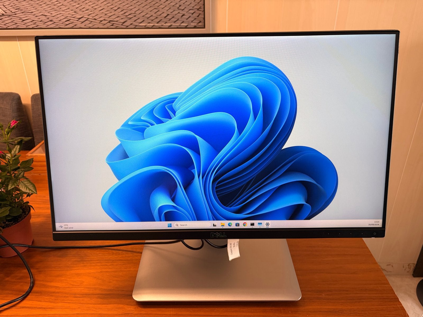 Dell Monitor - 24 inch Full HD IPS scherm met dock, Gebruikt, IPS, In hoogte verstelbaar, Full HD