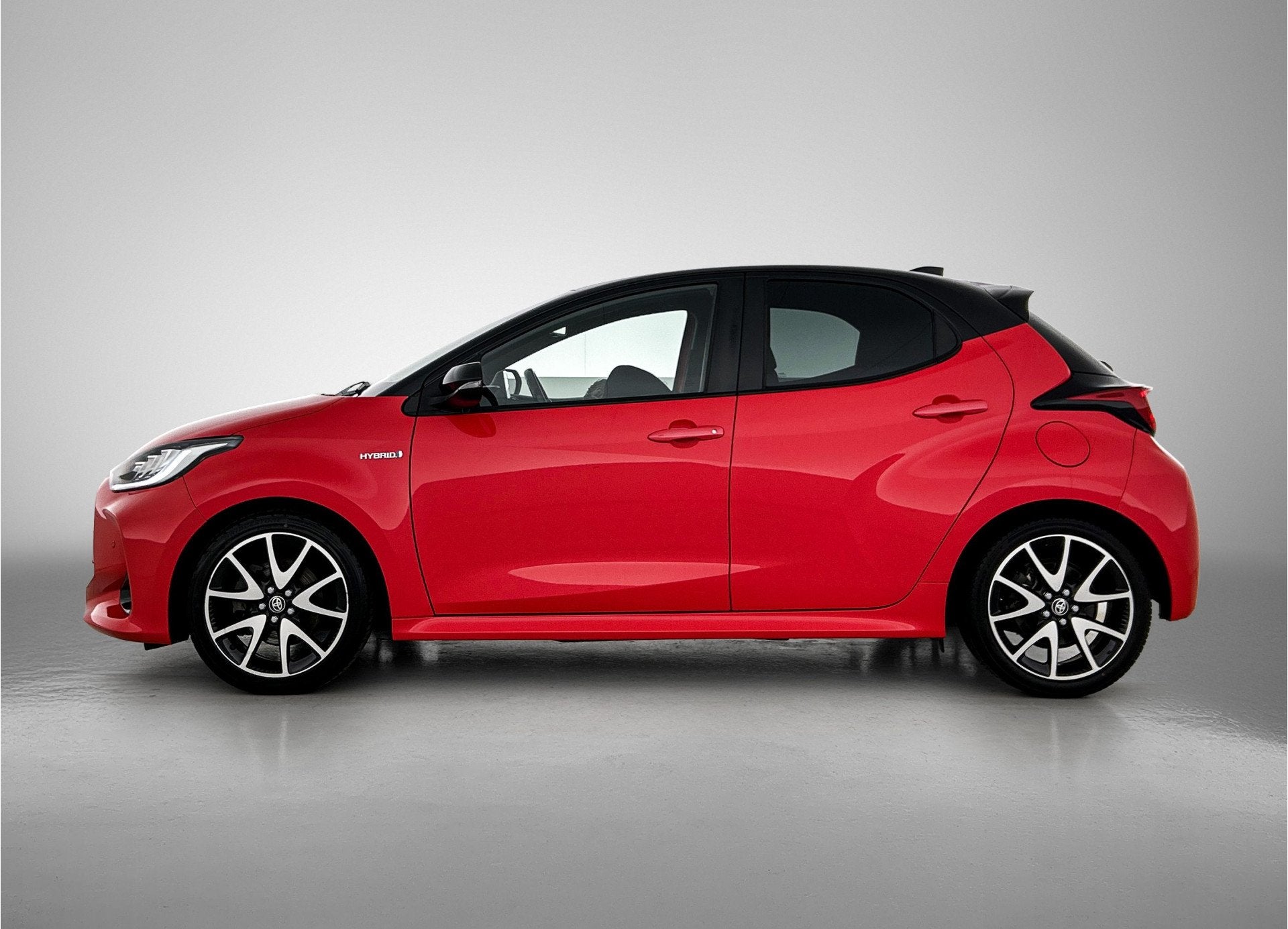 Toyota Yaris 1.5 Hybrid Launch Edition | JBL | Head-Up Displ, 12 maanden, 450 kg, Gebruikt, 23 km/l