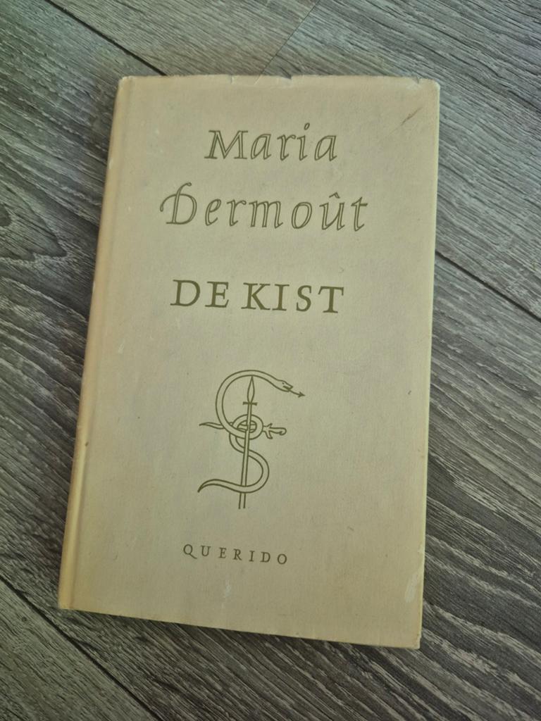 Maria Dermoût - De Kist (Querido, 1958) 2de druk, Boeken, Ophalen of Verzenden, Gelezen, Maria Dermoût, Nederland