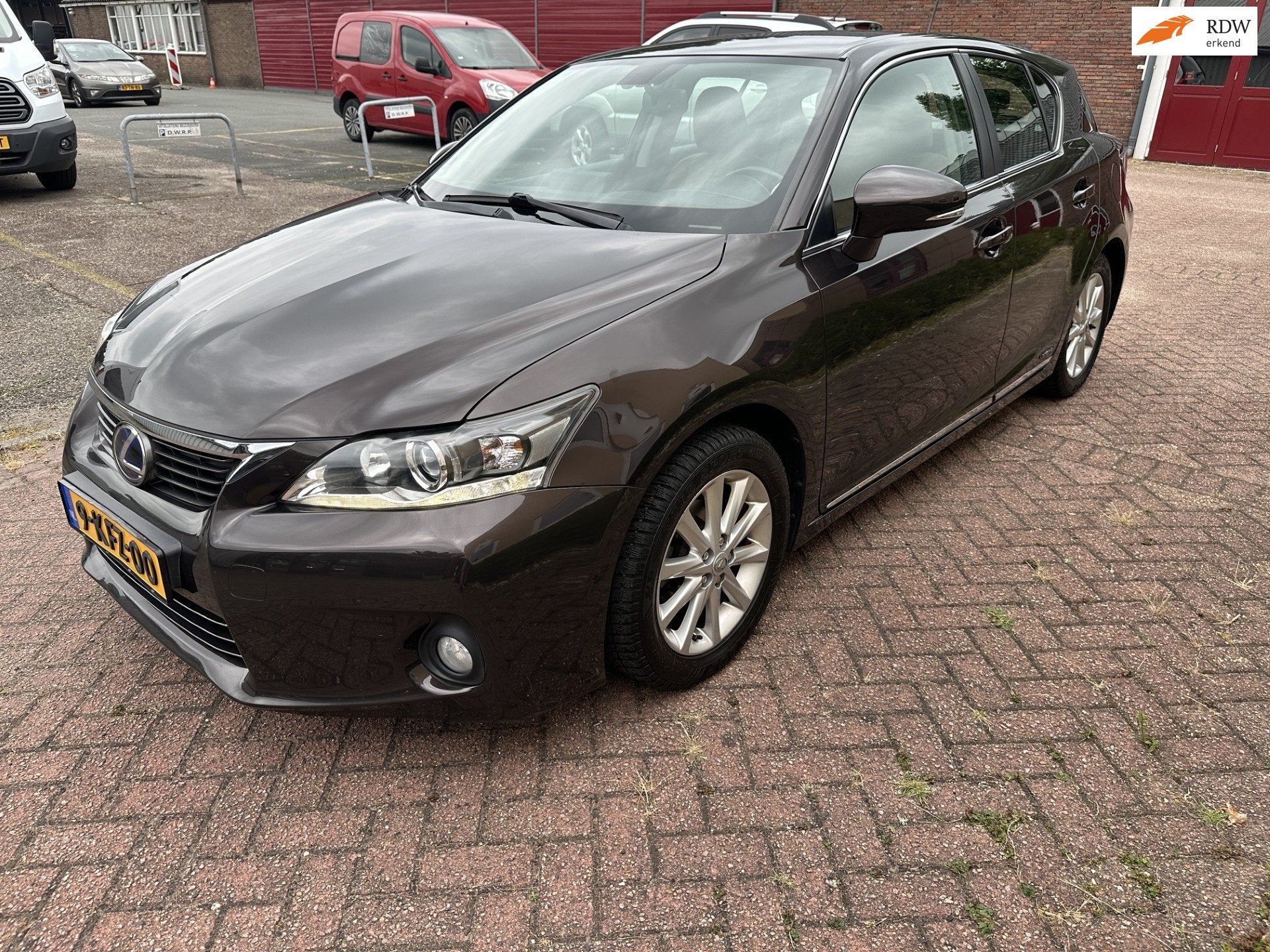 Lexus CT 200h Business Line Pro NAVI/CAMERA/LEER/NAP/APK, Euro 5, Gebruikt, Automatische klimaatregeling, 4 cilinders
