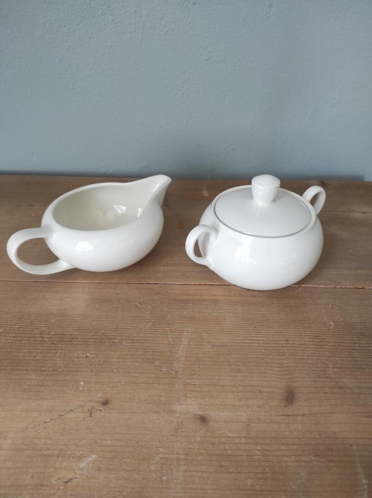 Royal Boch suikerpot en melkkan roomkan, Huis en Inrichting, Keuken | Servies, Ophalen of Verzenden, Porselein, Overige stijlen