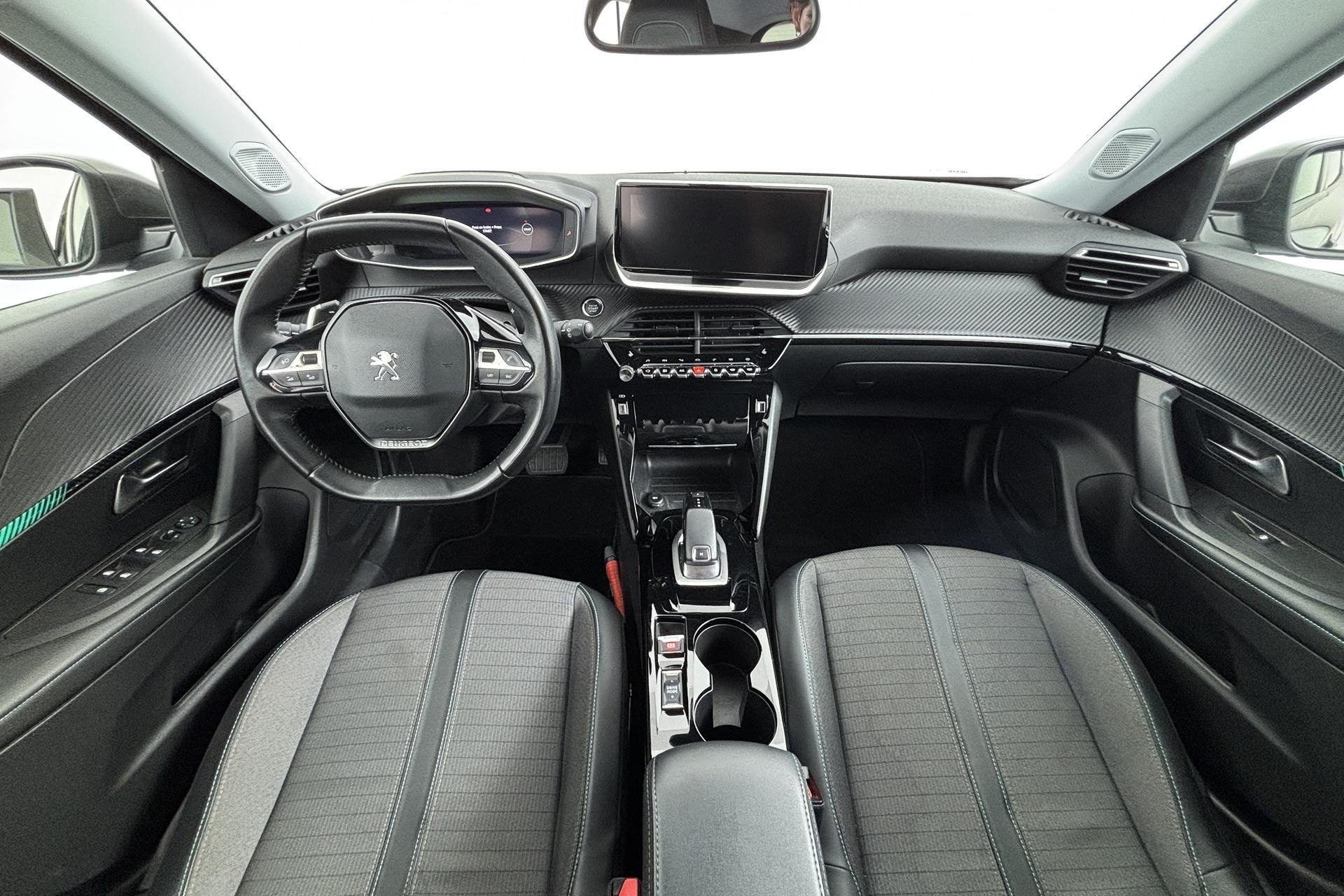 Peugeot 2008 1.2 PureTech Blue Lease Allure Stijlvolle SUV m, Auto's, Gebruikt, Euro 6, 1199 cc, Leder en Stof