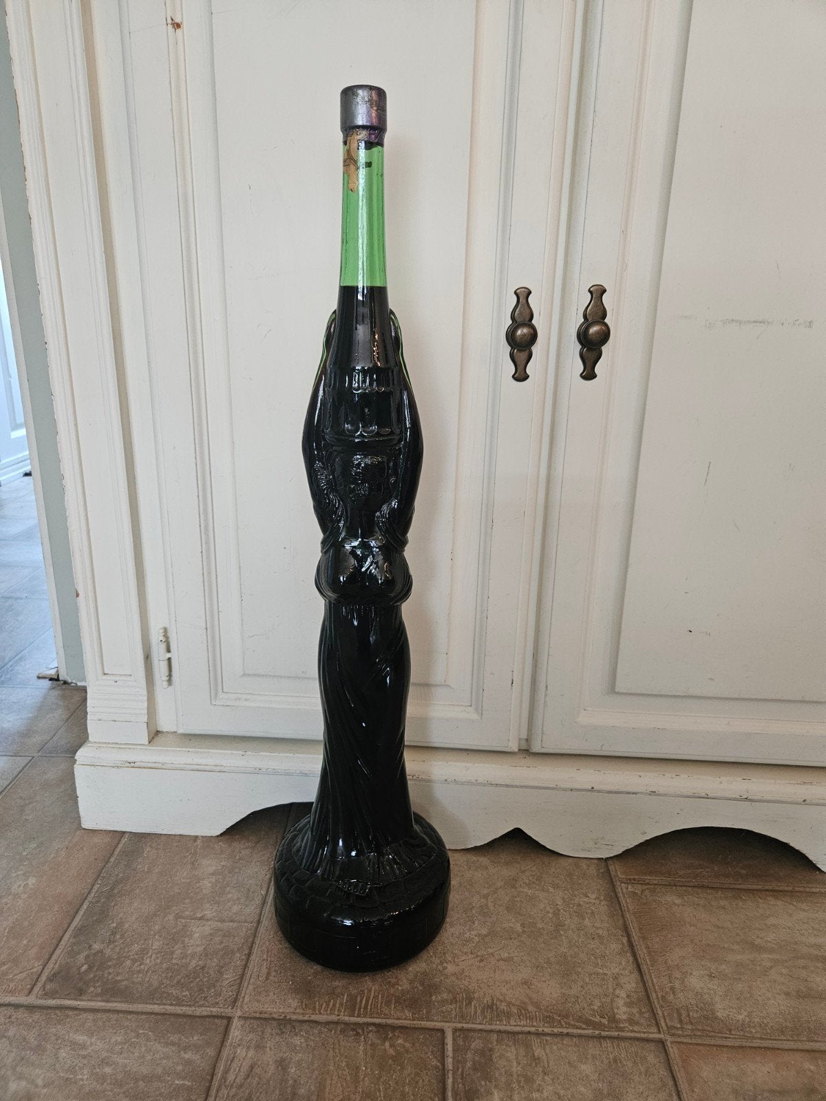 Chianti Wine Bottle 1975 vintage ongeopend / 80 cm, Verzamelen, Wijnen, Gebruikt, Overige typen, Overige gebieden, Vol, Ophalen of Verzenden