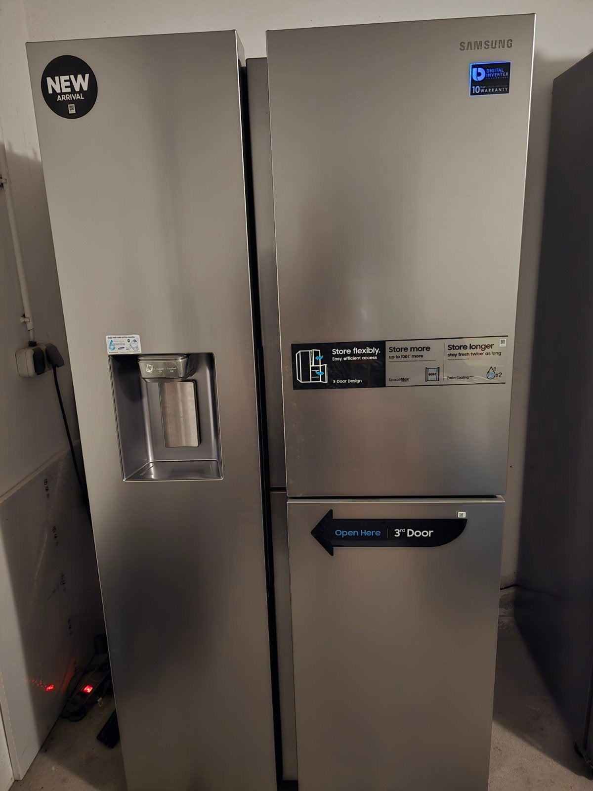 Amerikaanse koelkast/vriezer met ijsblokjesmachine
