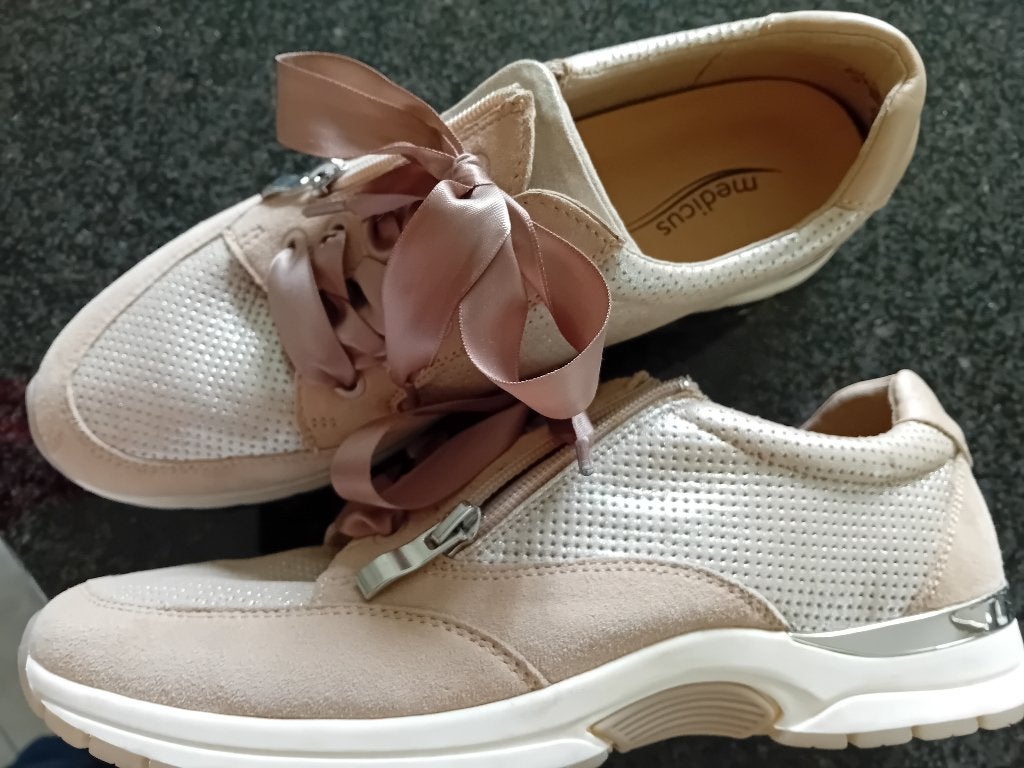 nieuwe sneakers, Medicus, Beige, Nieuw, Ophalen of Verzenden