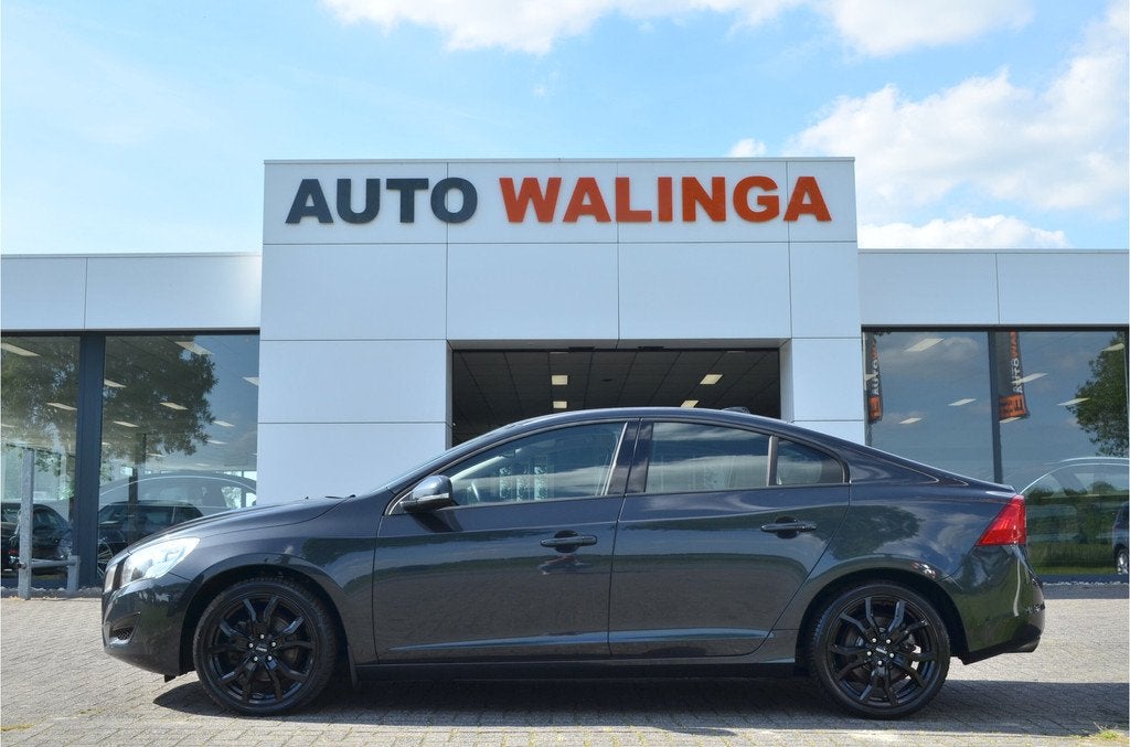 Volvo S60 1.6 T4 Automaat | Leer | Navigatie | Cruise | Clim, Auto's, Volvo, Gebruikt, Zwart, 179 pk, S60
