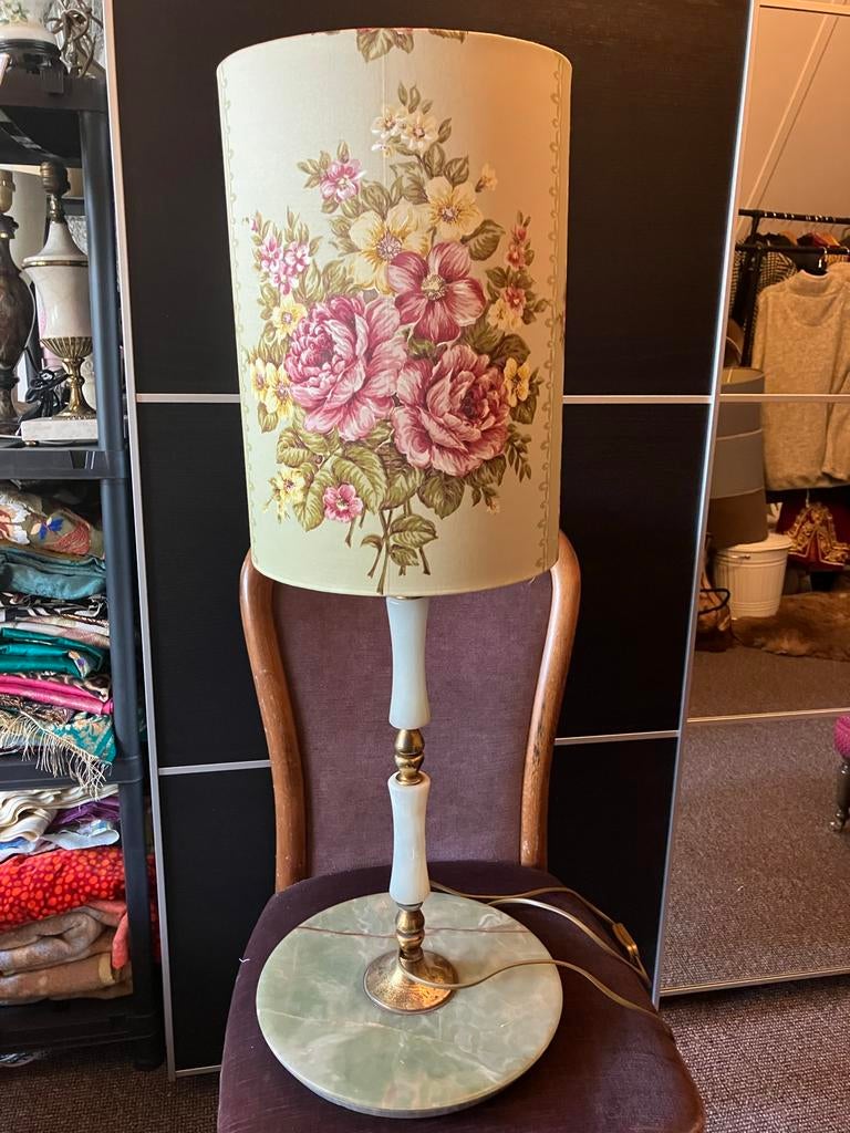 Vloerlamp met bloemenprint en marmeren voet, Ophalen of Verzenden, Gebruikt, Stof, 100 tot 150 cm