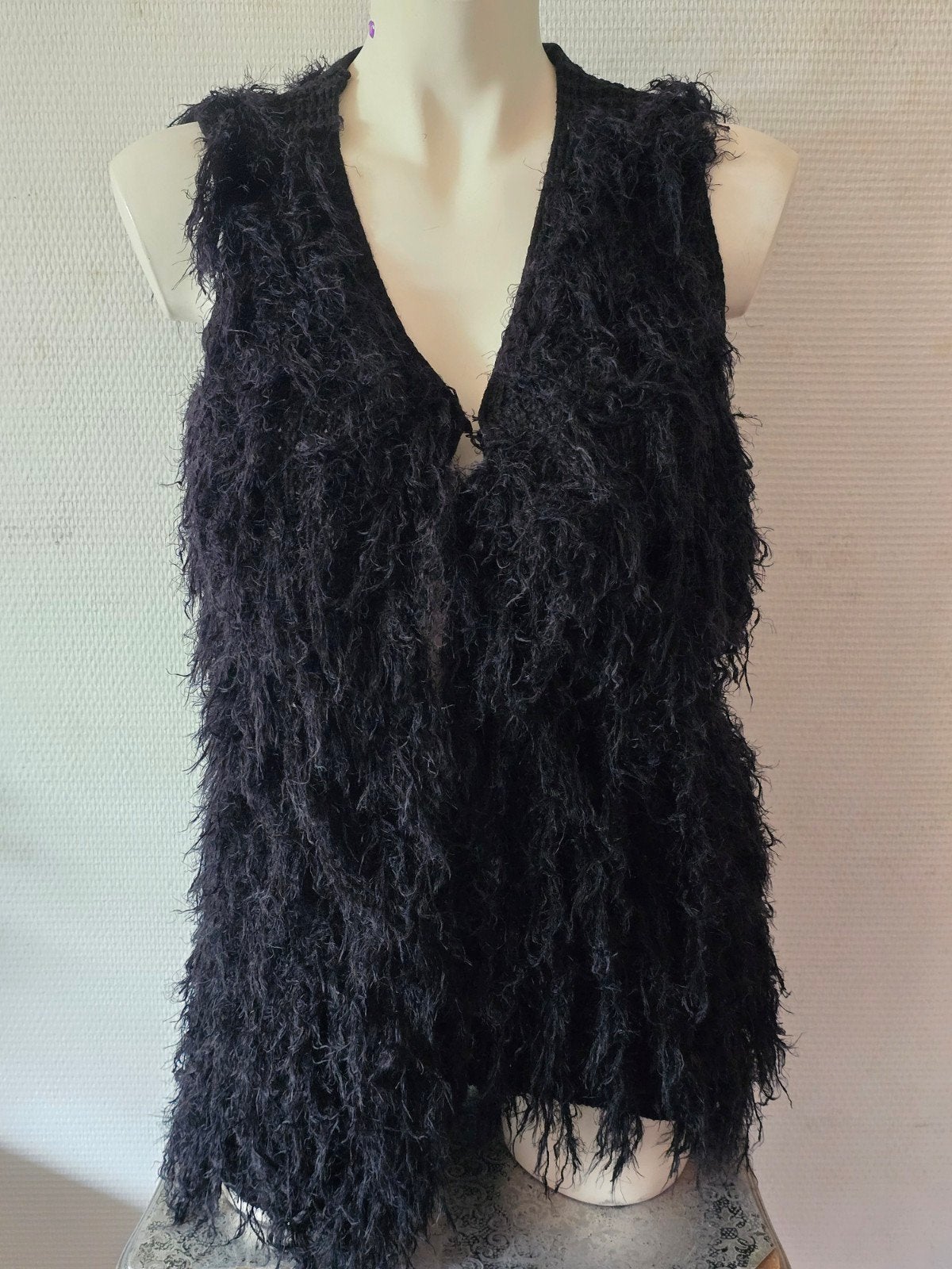 Fee Red dames zwarte fluffy gilet maat L/XL, Zwart, Maat 42/44 (L), Fee Red, Ophalen of Verzenden