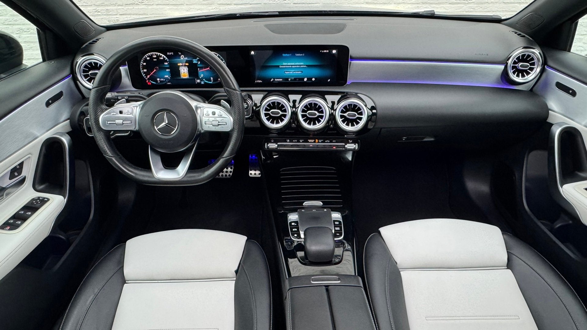 Mercedes-Benz A-klasse 200 Business Solution AMG Line Pano C, Auto's, Gebruikt, 4 cilinders, Leder, 19 km/l
