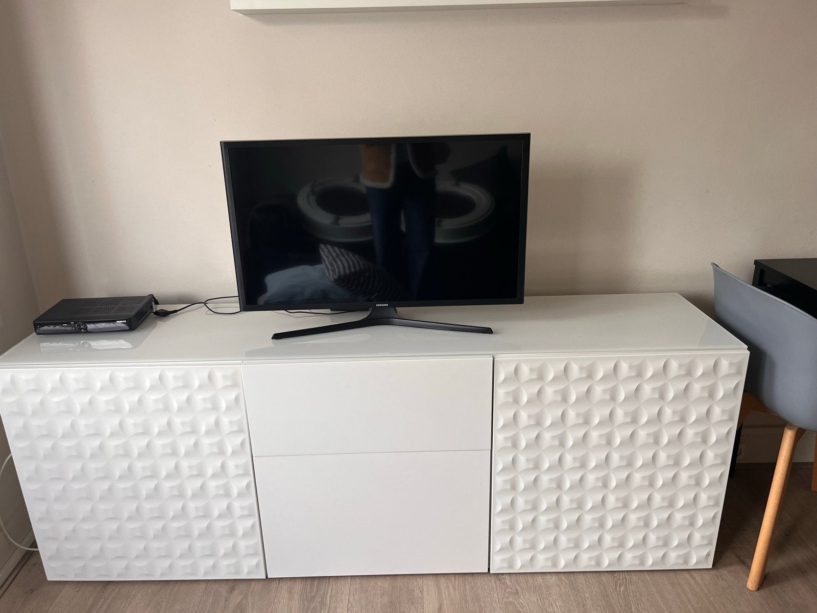 Witte dressoirkast met veel opbergruimte - 180x41x64 cm, Ophalen, Gebruikt, 150 tot 200 cm, Met lade(s)