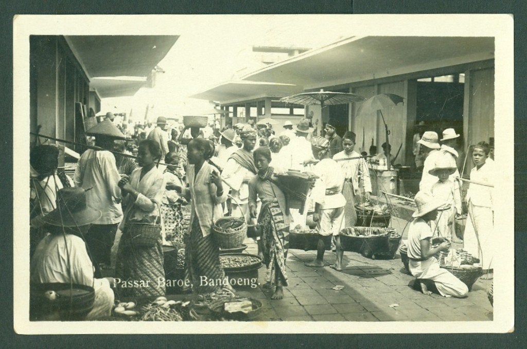 AK Nederlands Indie Bandoeng Passar Baroe, Verzamelen, Ophalen of Verzenden, Voor 1920, Ongelopen, Gelderland
