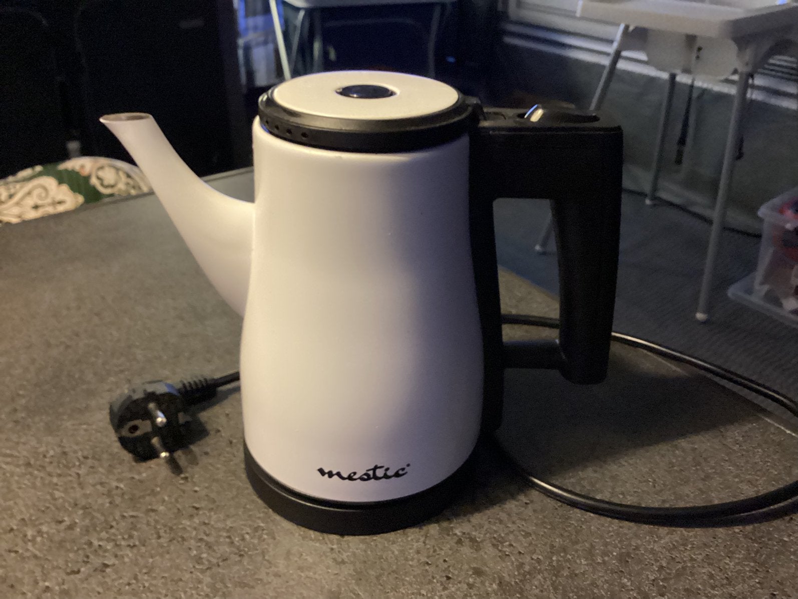 Mestic camping waterkoker 800 watt, Caravans en Kamperen, Kampeeraccessoires, Ophalen, Zo goed als nieuw