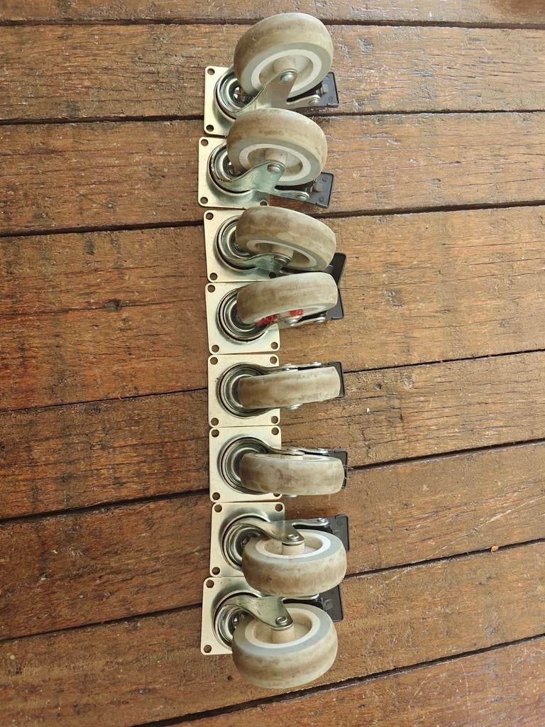 8x IKEA RILL zwenkwielen met rem, 17225, Doe-het-zelf en Verbouw, Ophalen of Verzenden, Gebruikt