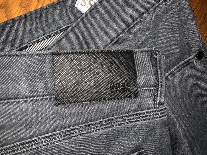 Hugo Boss jeans maat 38/34 zgan, Kleding | Heren, Spijkerbroeken en Jeans, Ophalen of Verzenden, Zo goed als nieuw, Grijs, W36 - W38 (confectie 52/54)