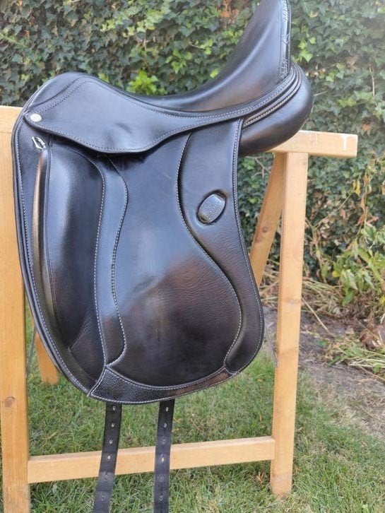 Acavallo Mantegna dressuurzadel, Dieren en Toebehoren, Paarden en Pony's | Zadels, Ophalen of Verzenden, Zo goed als nieuw, Dressuur