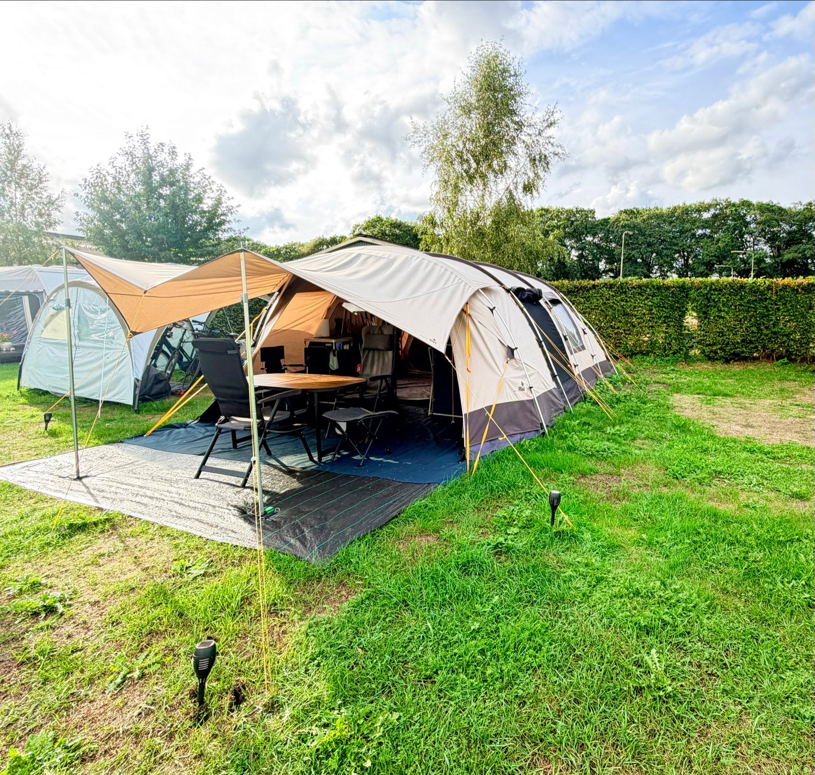 Tent Redwood Navarro 440 met Parawing, Ophalen, Zo goed als nieuw, Tot en met 6