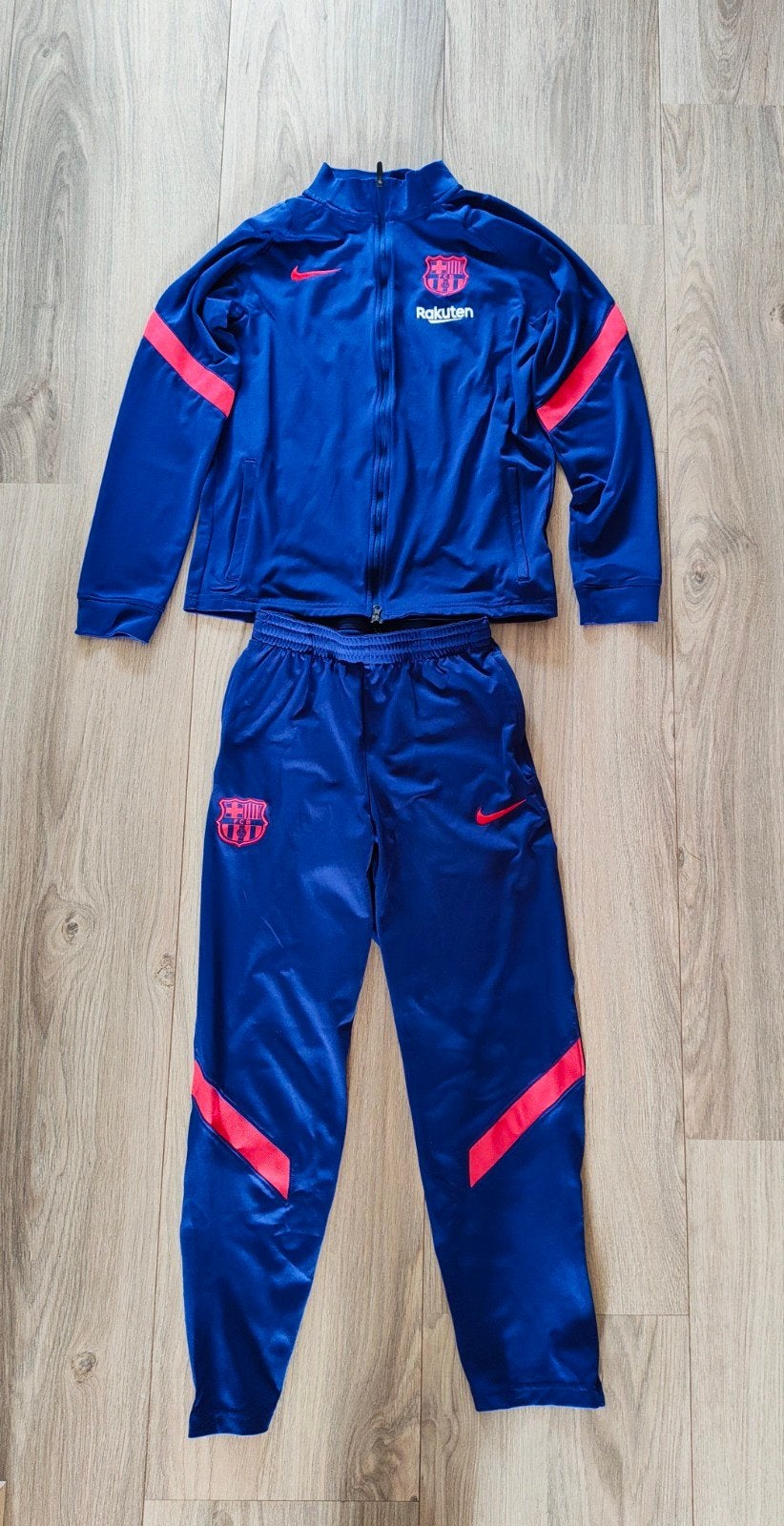 FC Barcelona trainingspak voetbal maat 158-170, Sport en Fitness, Voetbal, Maat XS of kleiner, Ophalen, Zo goed als nieuw, Trainingspak