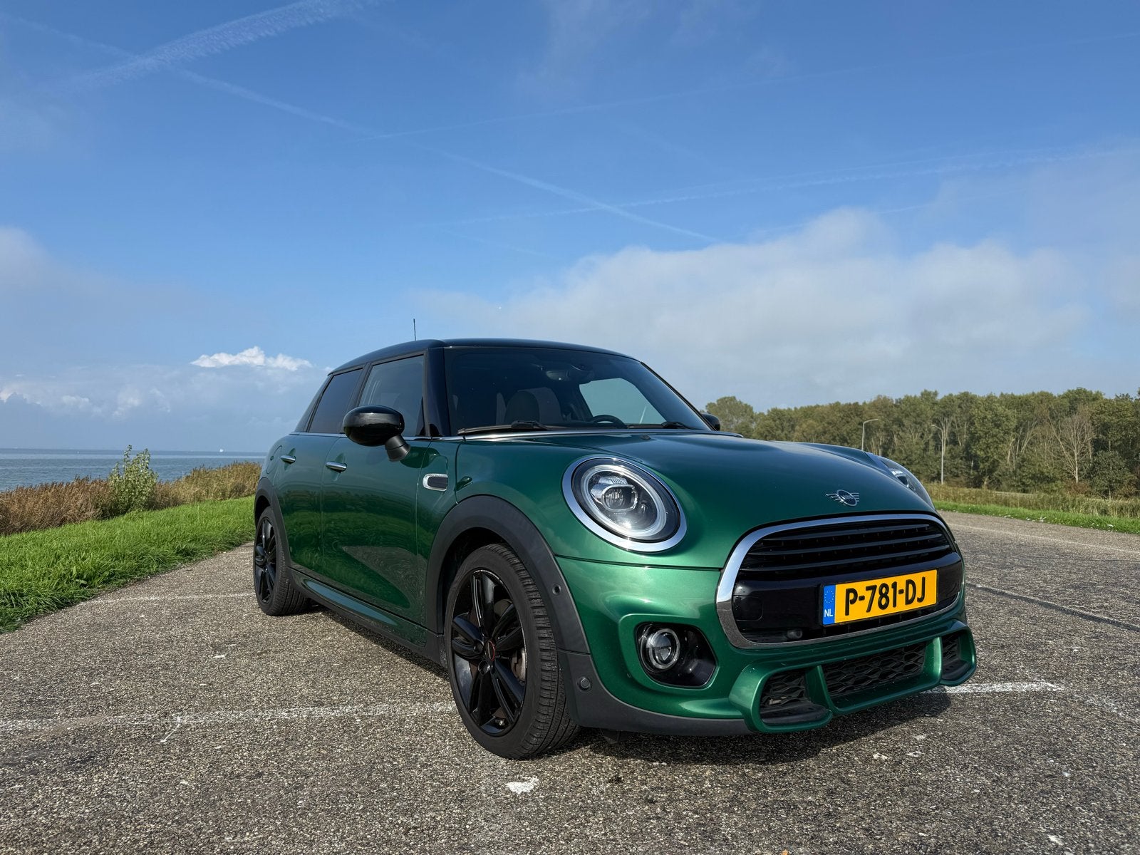 Mini 5-deurs (f55) 1.5 136pk Aut 2021 Groen, Zwart, 19 km/l, Particulier, Cooper