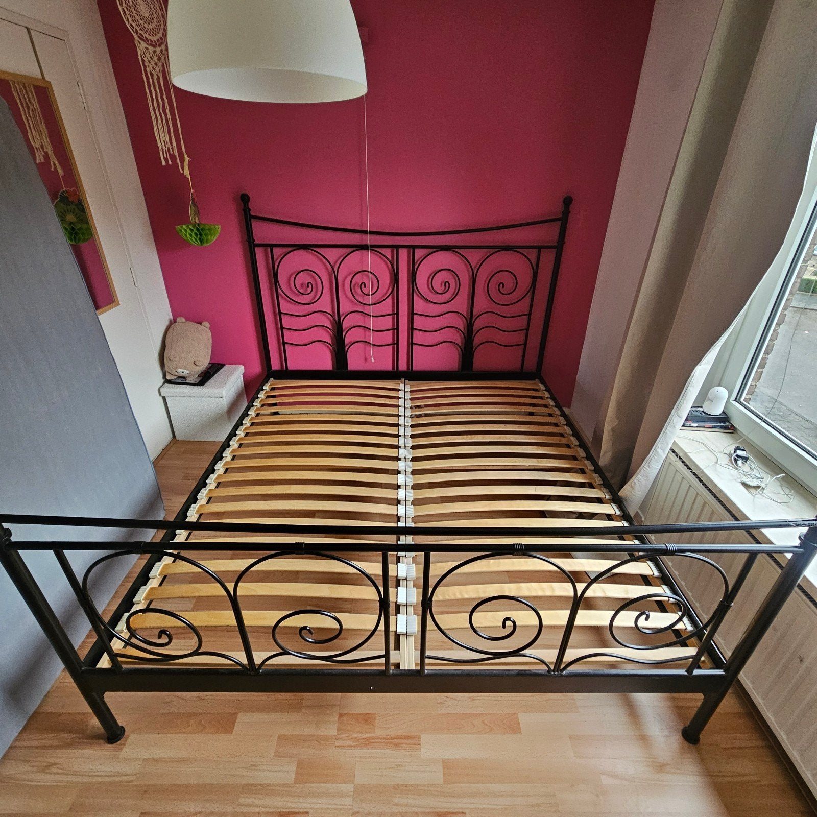 Tweepersoonsbed met zwart metalen frame en lattenbodem 180/2, Ophalen, Gebruikt, Zwart, Tweepersoons