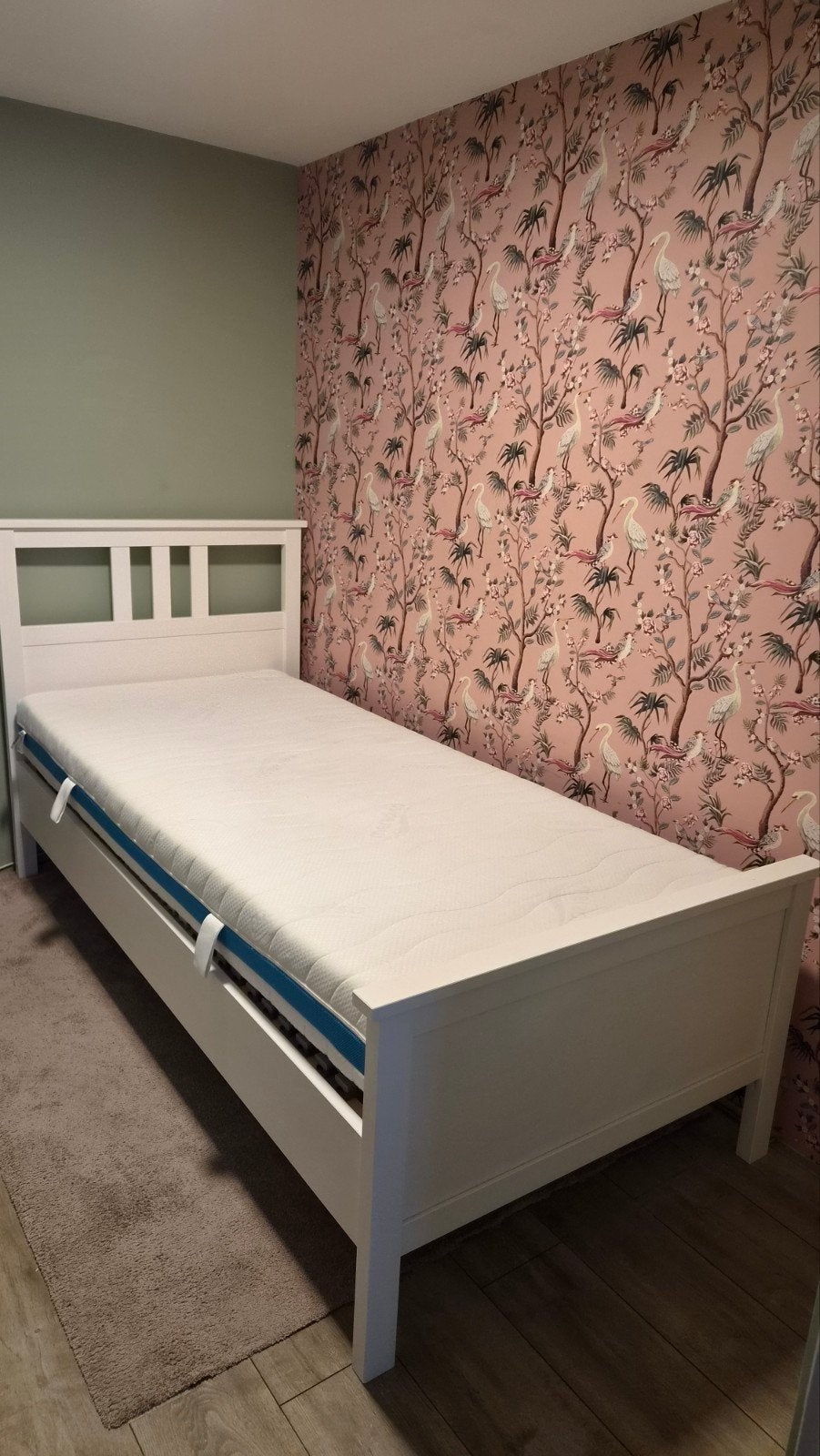 IKEA HEMNES Eenpersoonsbed met lattenbodem en matras, Huis en Inrichting, Slaapkamer | Bedden, Ophalen, 90 cm, Eenpersoons, Modern, Scandinavisch