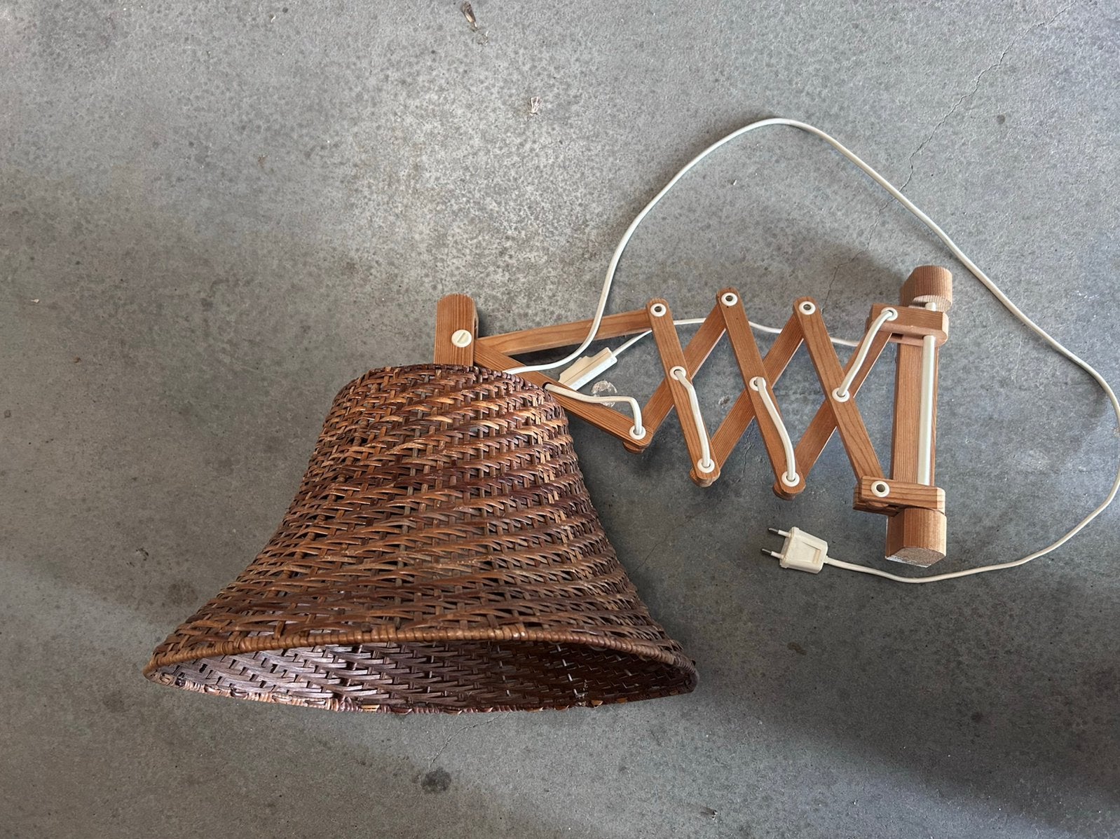 Vintage rotan retro schaarlamp wandlamp harmonicalamp, Ophalen, Zo goed als nieuw