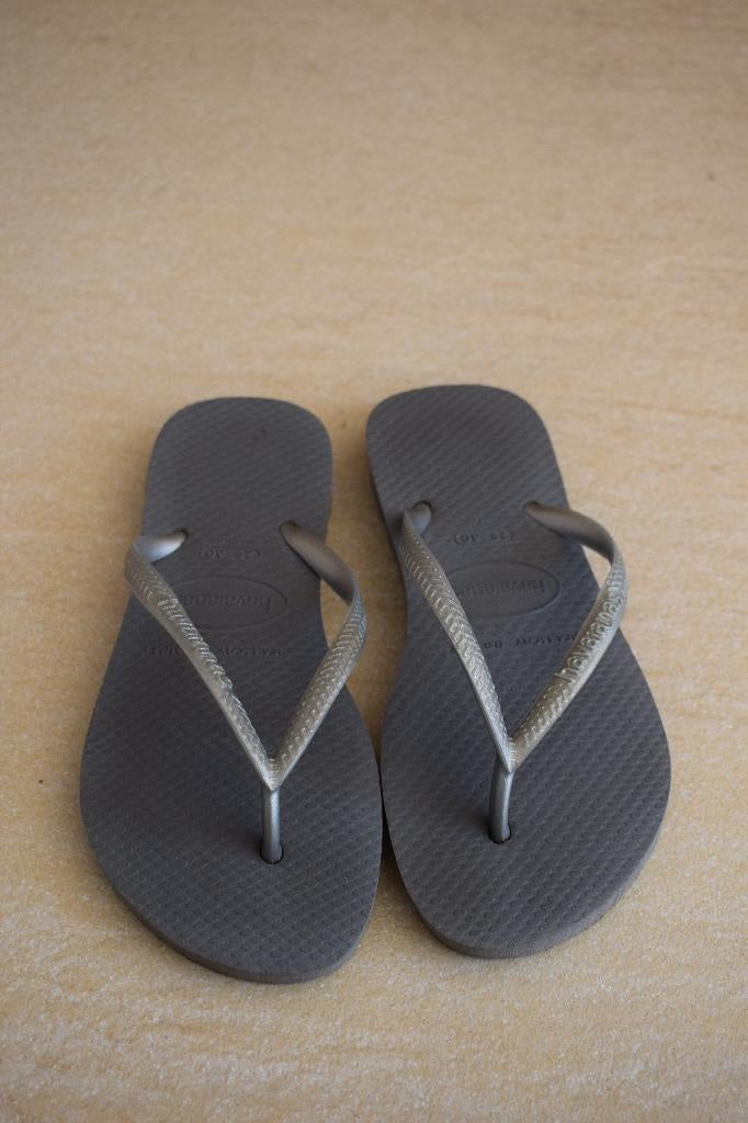 IZGS Havaianas slippers zilver grijs 29, Kinderen en Baby's, Kinderkleding | Schoenen en Sokken, Meisje, Overige typen, Ophalen of Verzenden