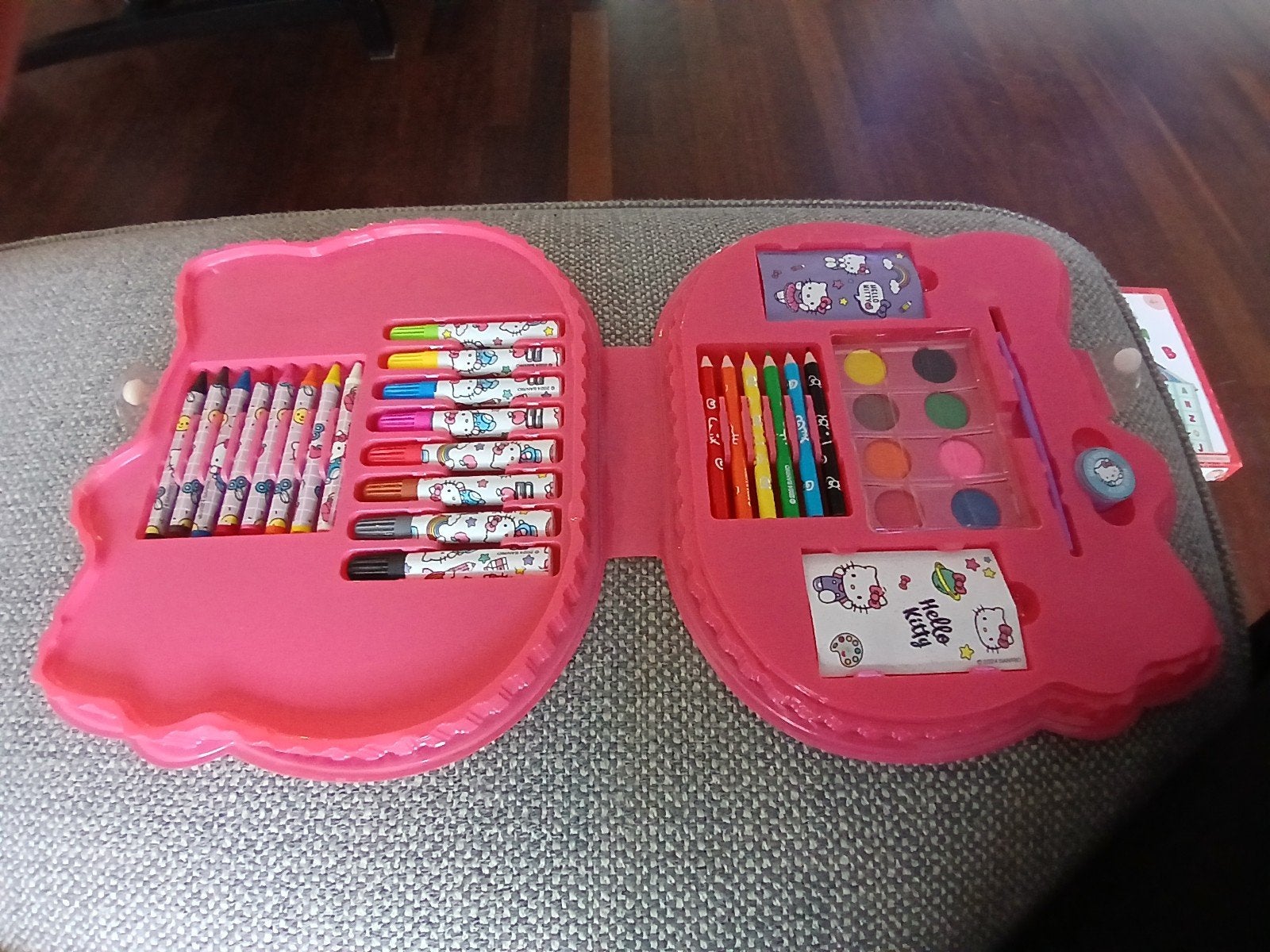 Hello Kitty Knutselset - Teken- en Schilderkoffer, Ophalen of Verzenden, Zo goed als nieuw, Knutselen