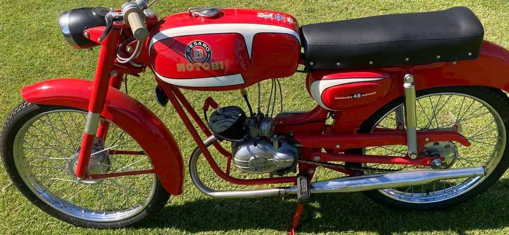 Motobi sport, Maximaal 45 km/u, 49 cc, 3 versnellingen, Ophalen