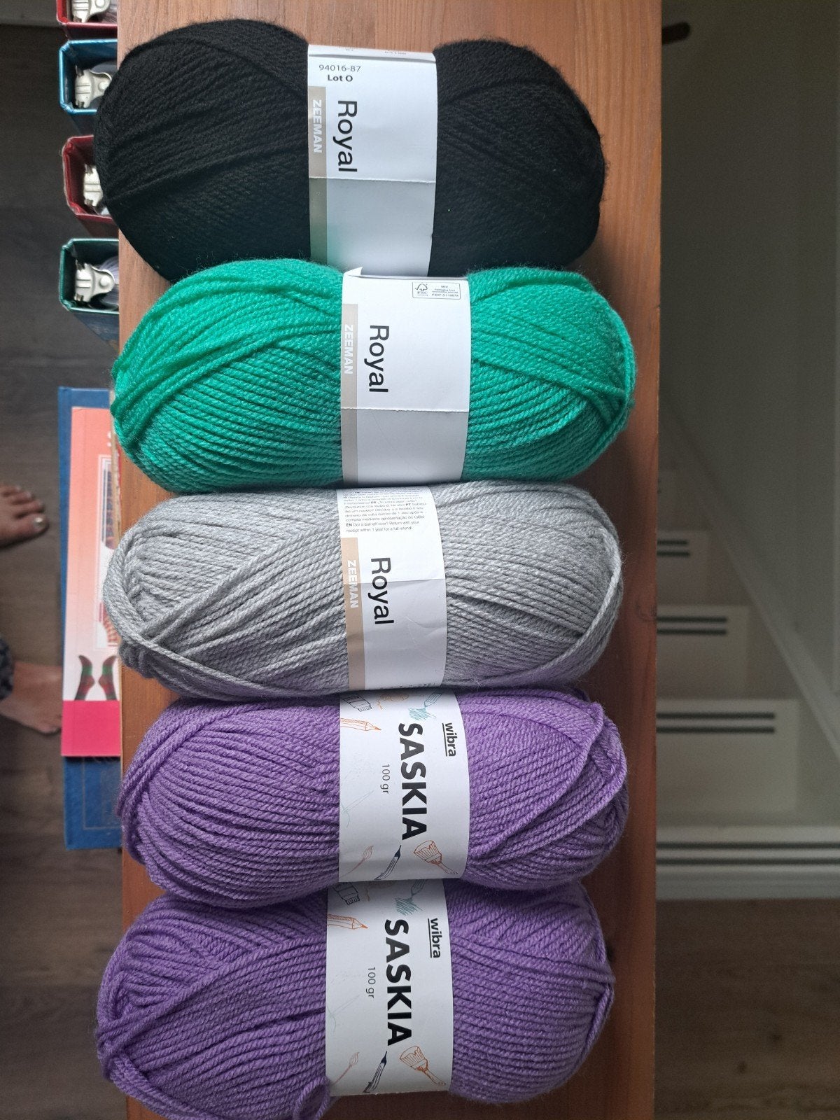 Acrylgaren in diverse kleuren - Zeeman & Wibra, Ophalen of Verzenden, Nieuw, Breien of Haken, Wol of Garen