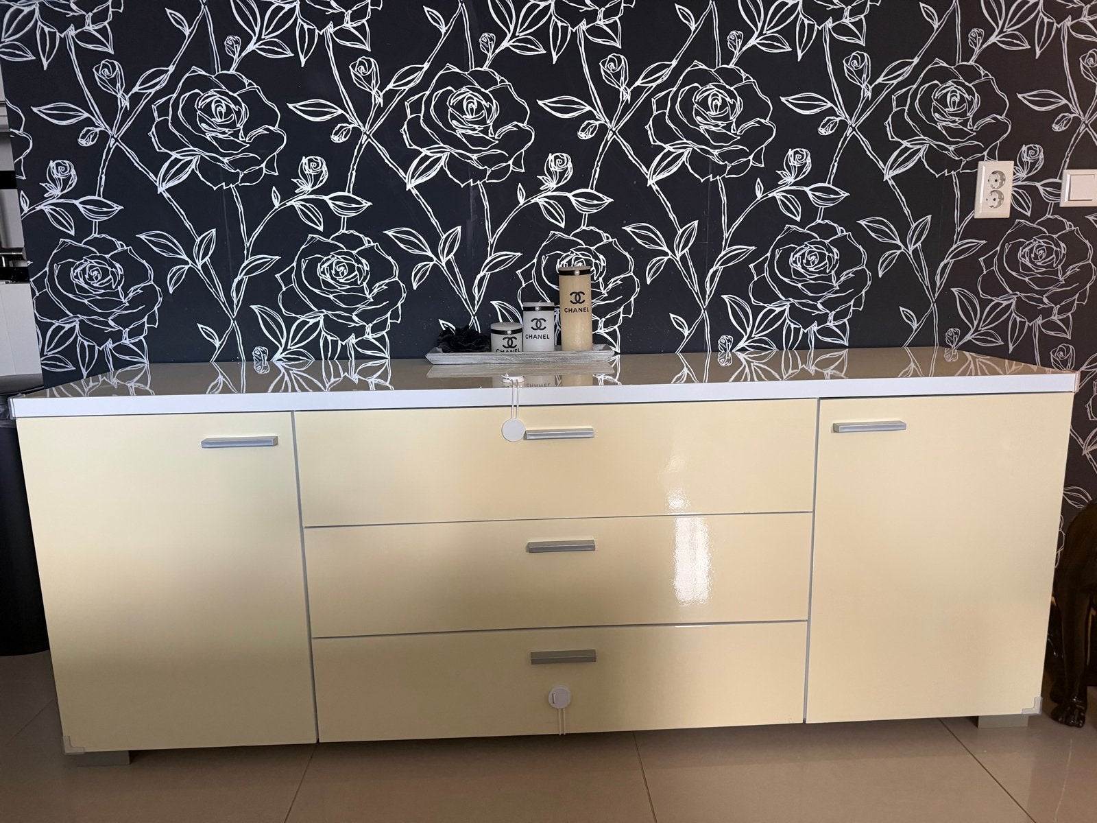 Stijlvol dressoir met veel opbergruimte, Ophalen, Overige materialen, Gebruikt, 150 tot 200 cm