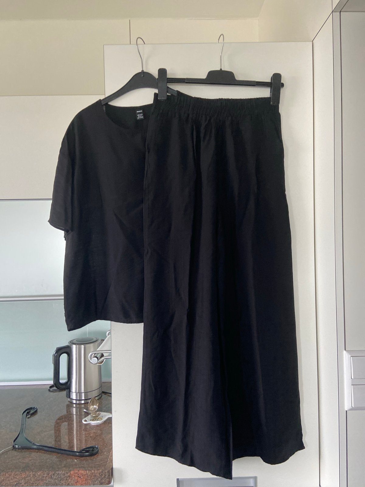 Zwart Broekpak Maat 38 met Elastische Tailleband, Maat 38/40 (M), Zwart, Nieuw, Ophalen of Verzenden